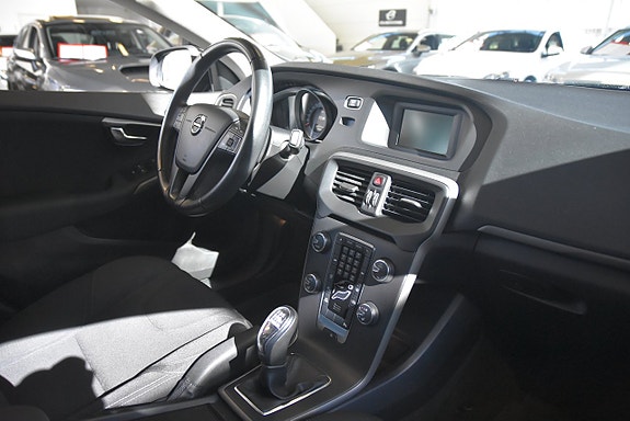 Volvo V40 9 of 13