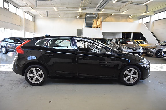 Volvo V40 3 of 13