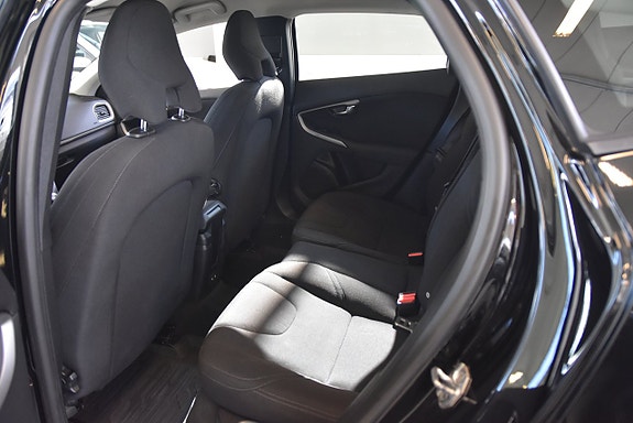 Volvo V40 13 of 13