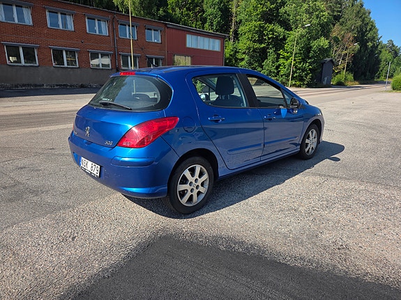 Peugeot 308 3 of 5