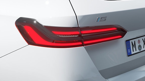 BMW i5 8 of 13