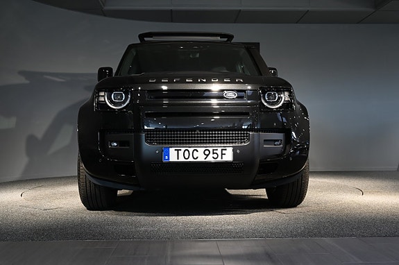 Land Rover Defender 90 10 of 28