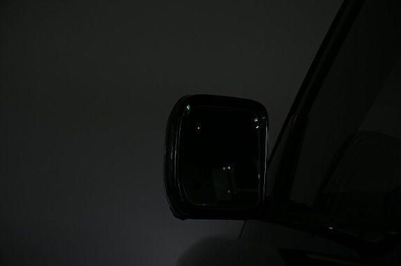 Land Rover Defender 90 26 of 28