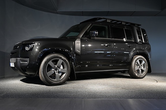 Land Rover Defender 90 2 of 28