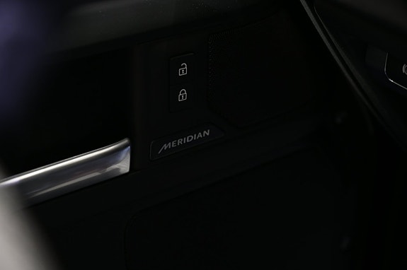 Land Rover Defender 90 20 of 28