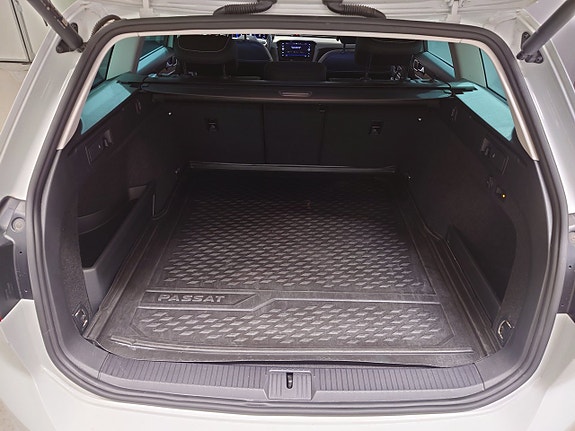 Volkswagen Passat 13 of 18