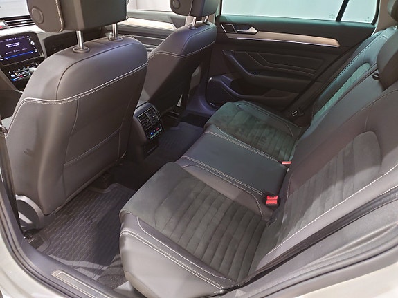 Volkswagen Passat 11 of 18