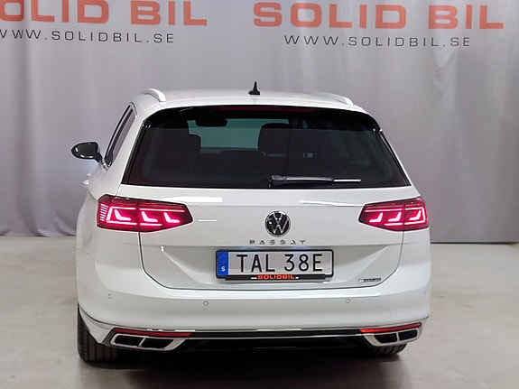 Volkswagen Passat 5 of 18