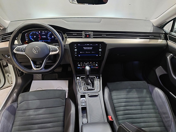 Volkswagen Passat 9 of 18