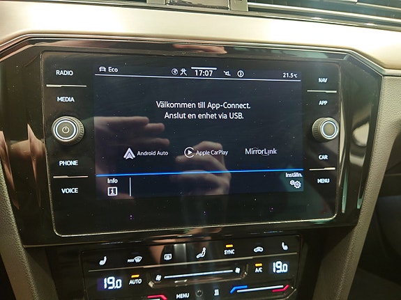 Volkswagen Passat 15 of 18