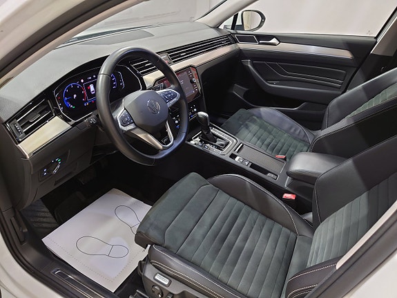 Volkswagen Passat 7 of 18