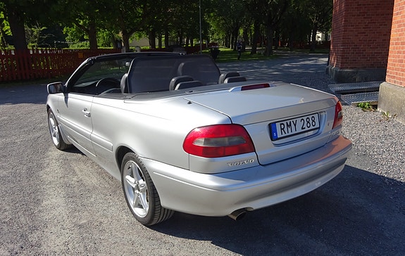 Volvo C70 3 of 5