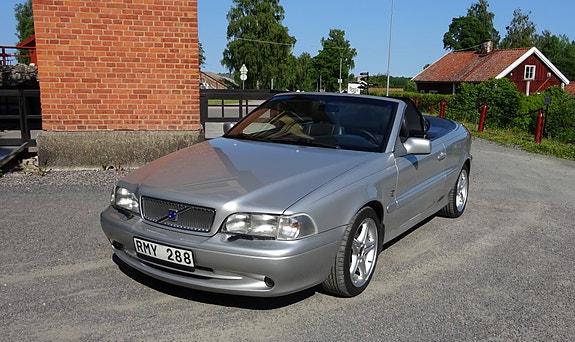 Volvo C70 2 of 5