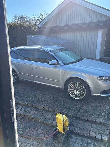 Audi A4 4 of 5