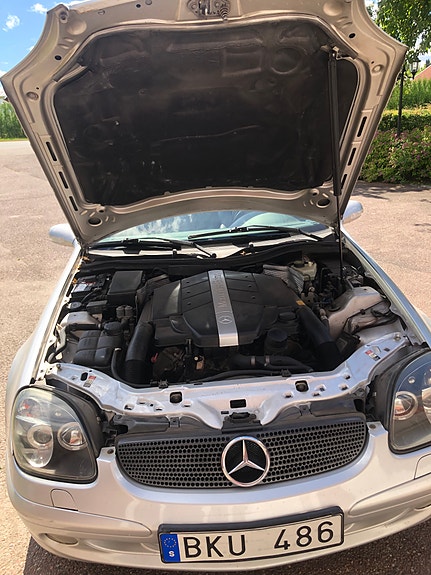 Mercedes-Benz SLK320 6 of 6