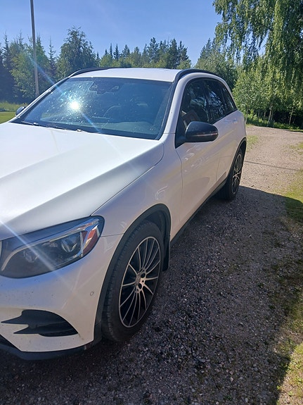 Mercedes-Benz GLC250 d 4 of 5