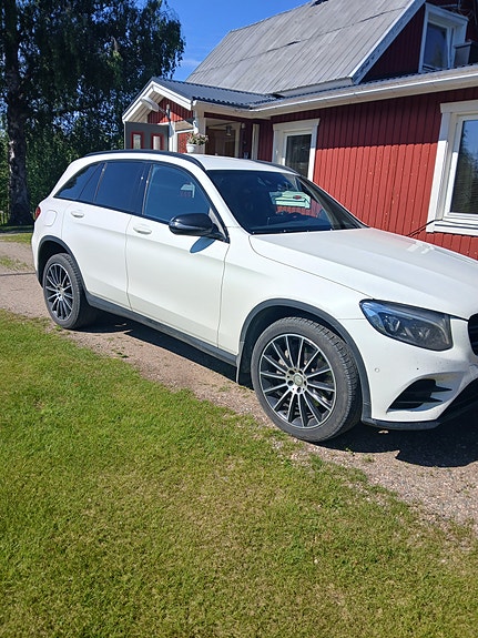 Mercedes-Benz GLC250 d 3 of 5