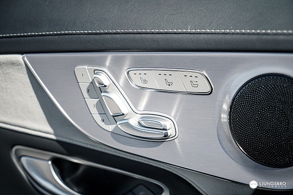 Mercedes-Benz C63 8 of 27