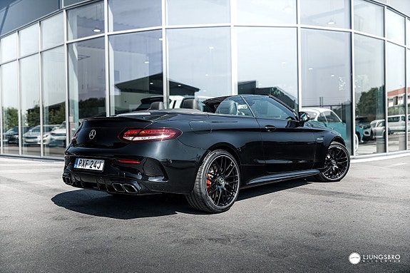 Mercedes-Benz C63 2 of 27