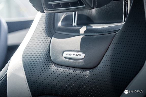 Mercedes-Benz C63 12 of 27