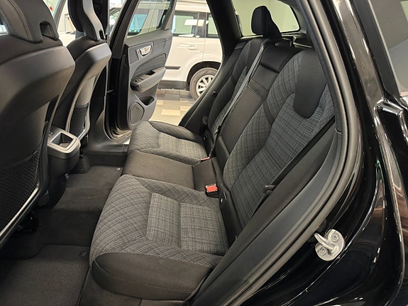Volvo XC60 14 of 20