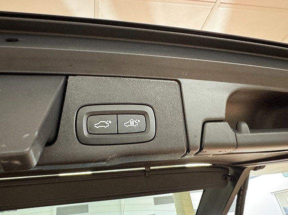 Volvo XC60 16 of 20