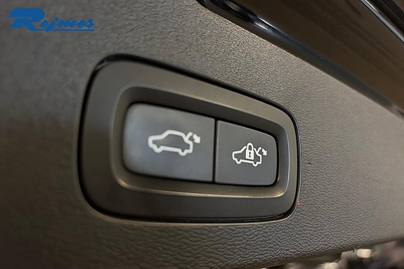 Volvo V60 Cross Country 17 of 17