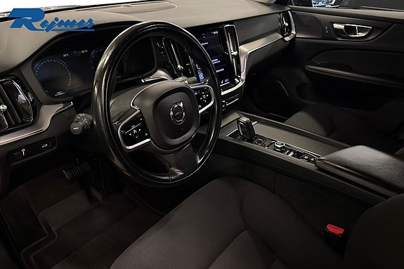 Volvo V60 Cross Country 10 of 17