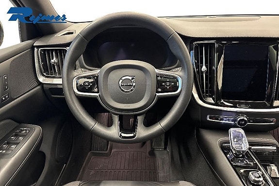 Volvo V60 10 of 23