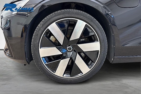 Volvo V60 9 of 23