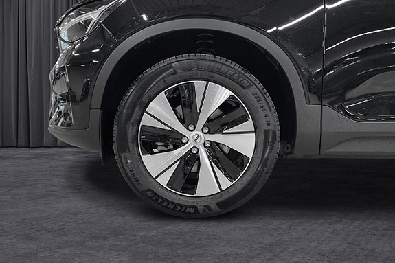 Volvo XC40 12 of 30