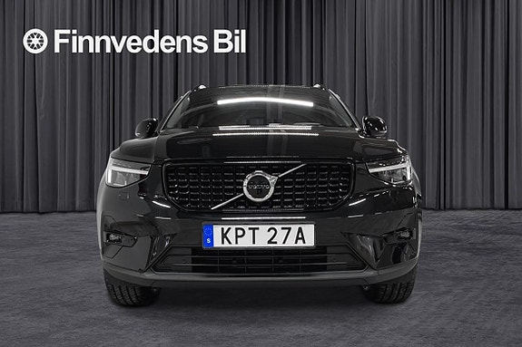 Volvo XC40 10 of 30