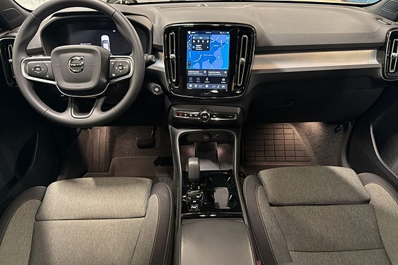 Volvo XC40 25 of 30