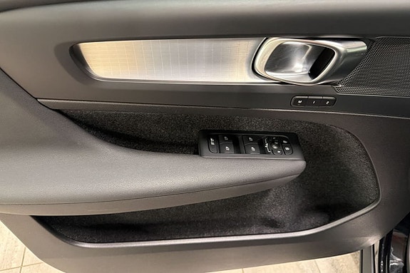 Volvo XC40 16 of 30