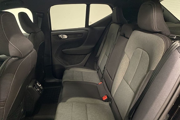 Volvo XC40 24 of 30