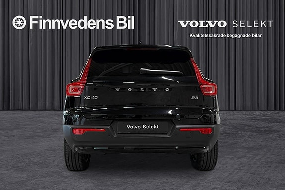 Volvo XC40 6 of 30
