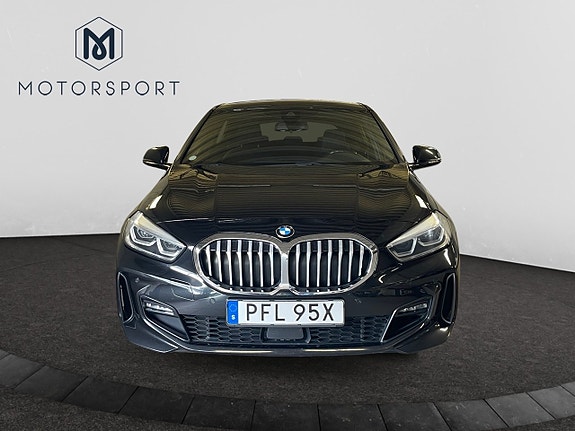 BMW 118i 10 of 14