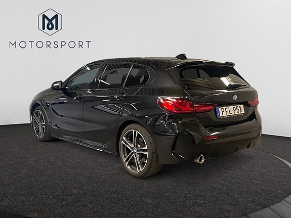 BMW 118i 4 of 14
