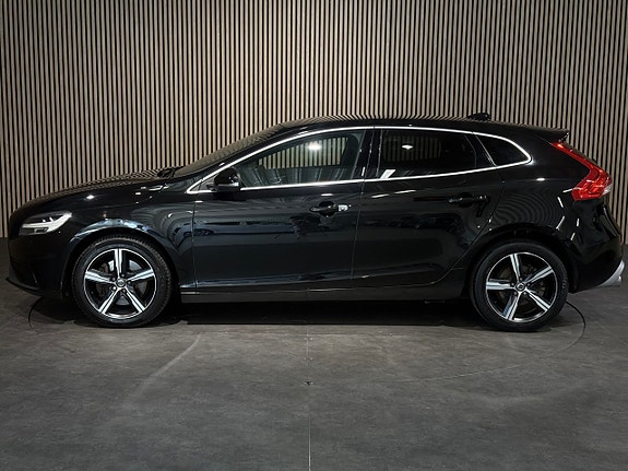 Volvo V40 7 of 23