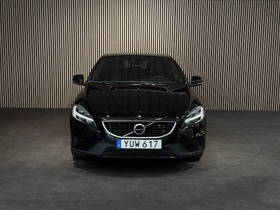 Volvo V40 9 of 23