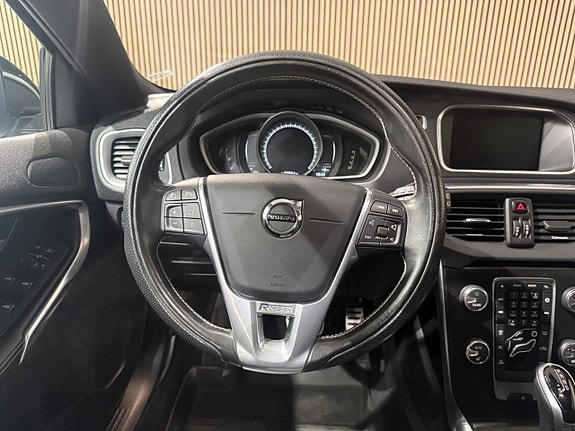 Volvo V40 16 of 23