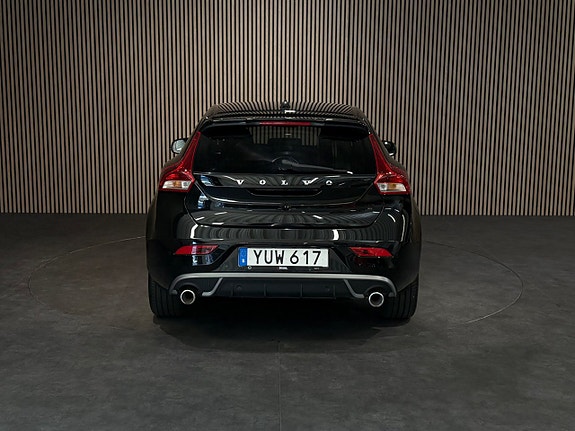 Volvo V40 5 of 17