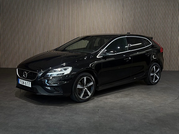 Volvo V40 8 of 23