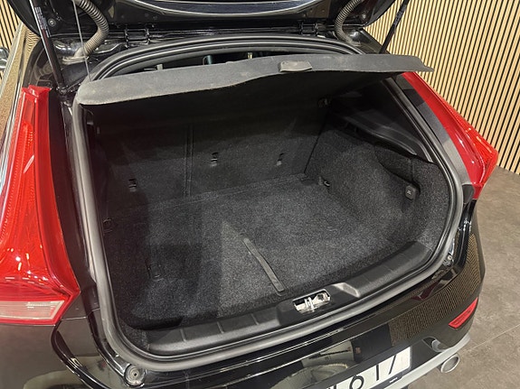 Volvo V40 18 of 23