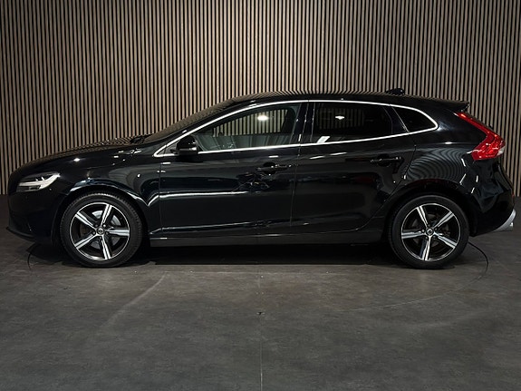 Volvo V40 7 of 17