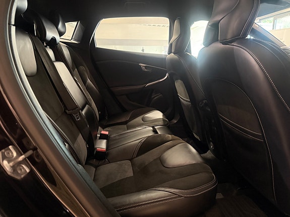 Volvo V40 19 of 23
