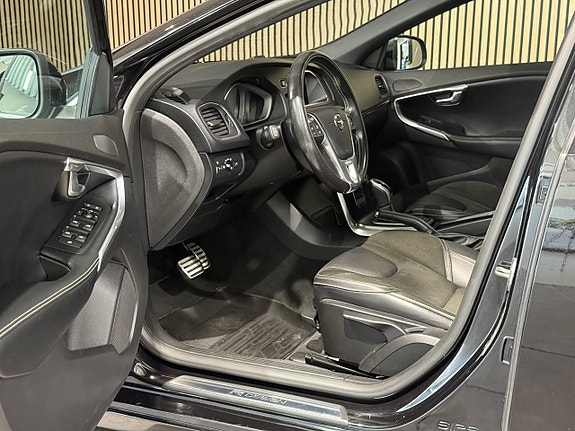Volvo V40 10 of 23