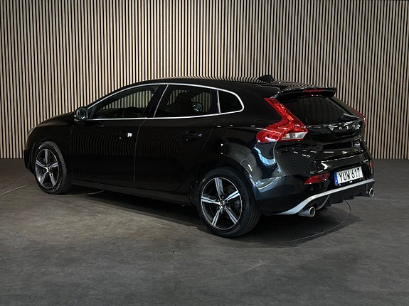 Volvo V40 6 of 23