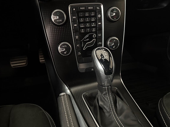 Volvo V40 16 of 17