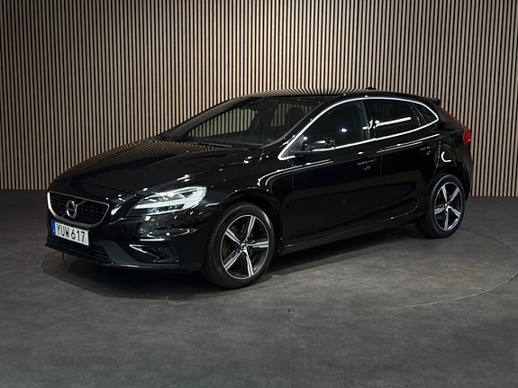 Volvo V40 8 of 17